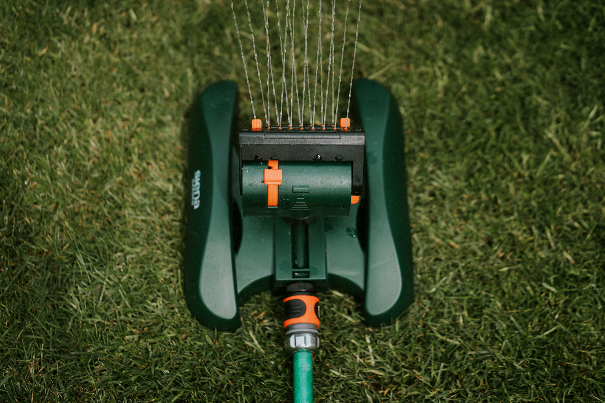 Rasensprenger für kleine und schmale Flächen Siena Garden 2100